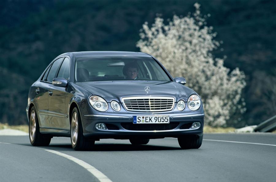  Mercedes-Benz E-Class 2002 года  (фото 126 из 448)